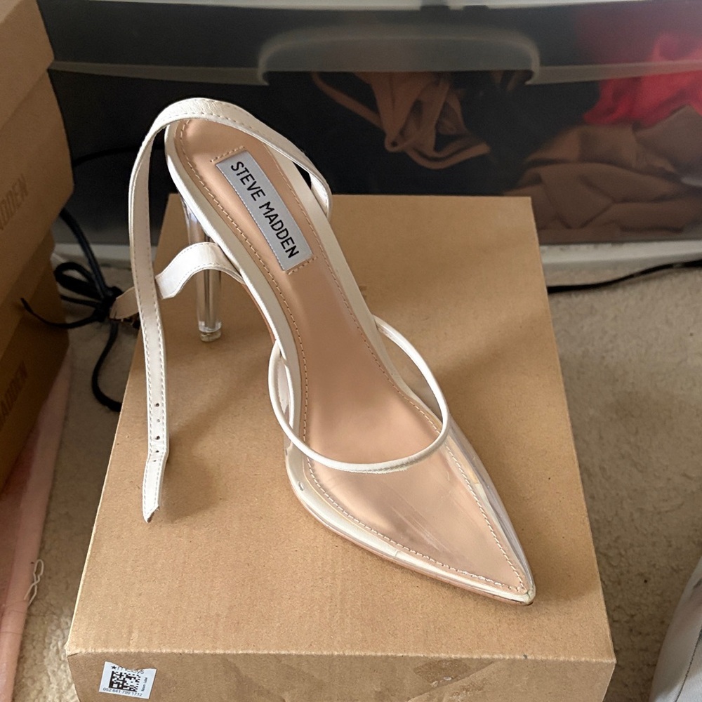 Steve Madden White and Clear Pointed Slingback Heel